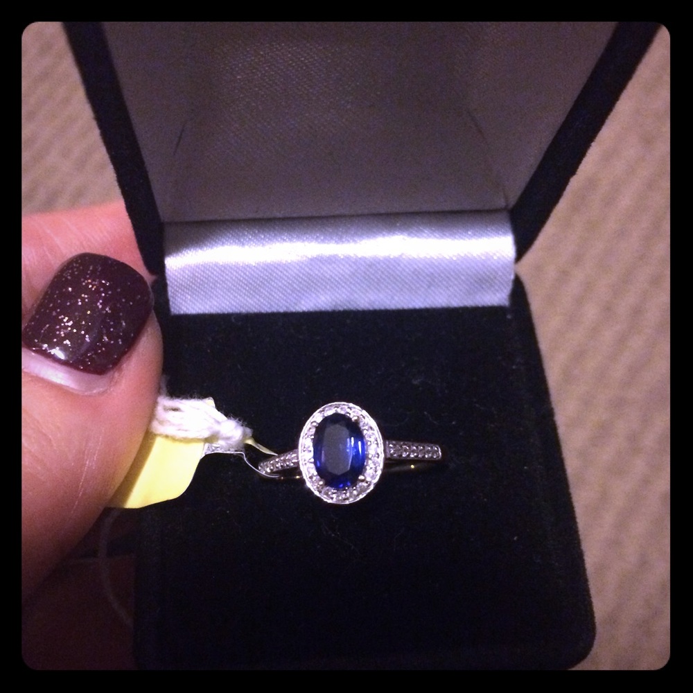 💍 NWT 10K Yellow Gold Kyanite/ Diamond ring